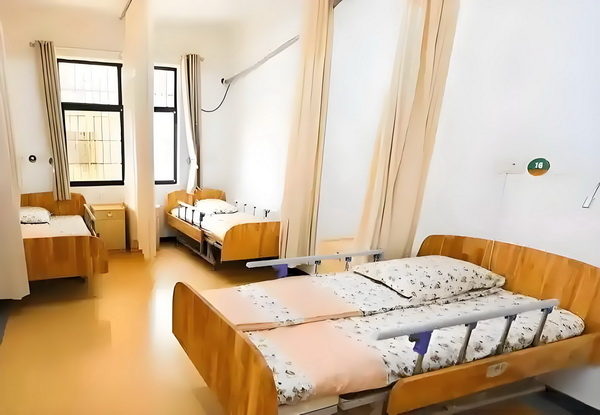 女人老了，走不动了，这2件事最好守口如瓶，这才是真聪明
